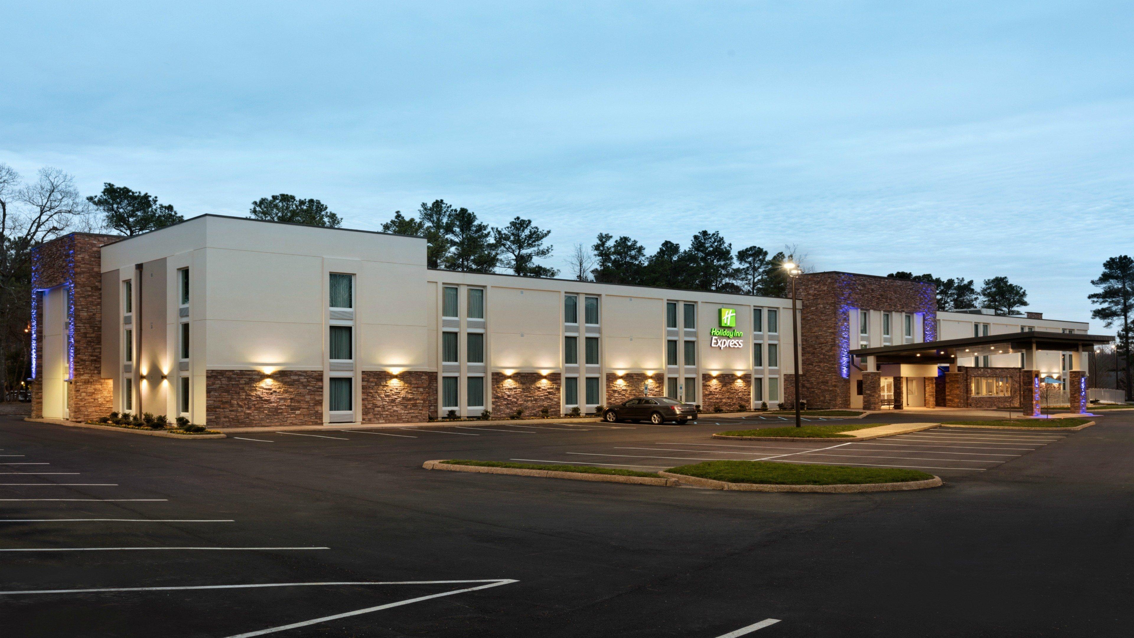 Holiday Inn Express - Williamsburg Busch Gardens Area, An Ihg Hotel Exterior photo